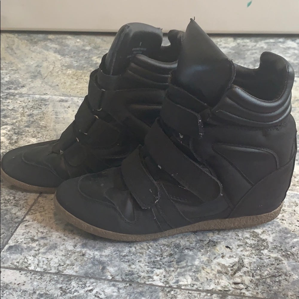 Women’s Sneakers